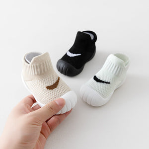 Baby Soft Sole Non-Slip Learning to Walk Indoor Shoes – for babies and toddlers