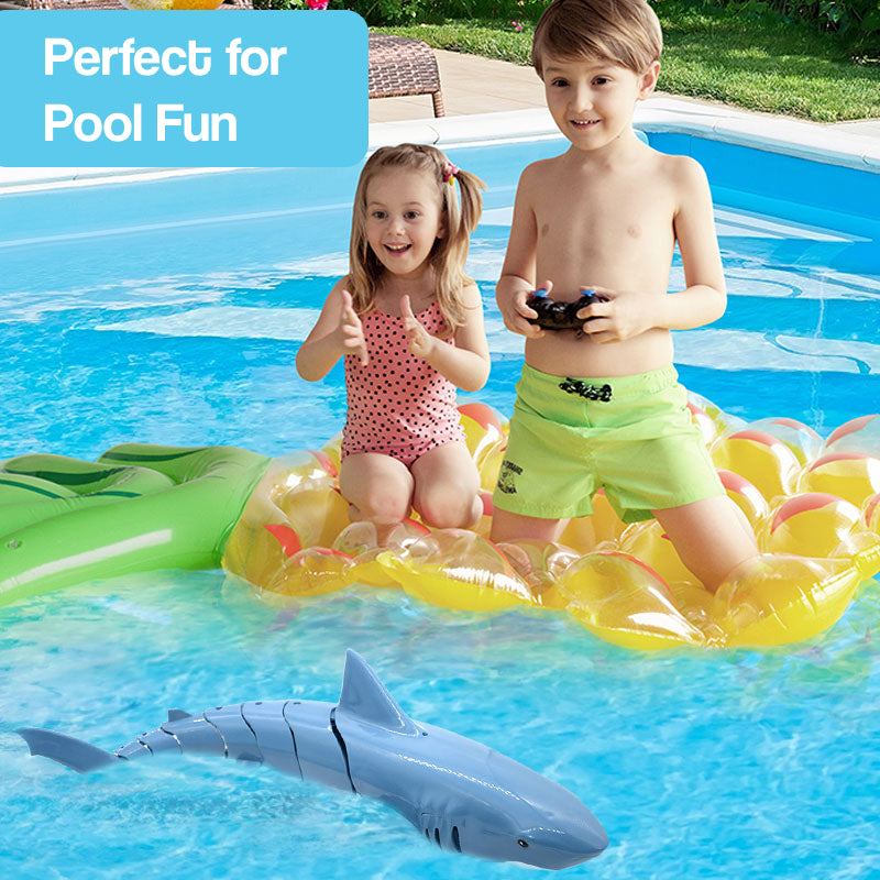 Remote-Control Shark Splash Set (view 11)