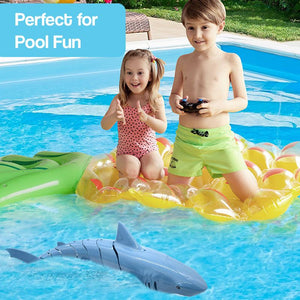 Remote-Control Shark Splash Set (view 11)