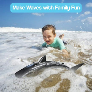 Remote-Control Shark Splash Set (view 10)