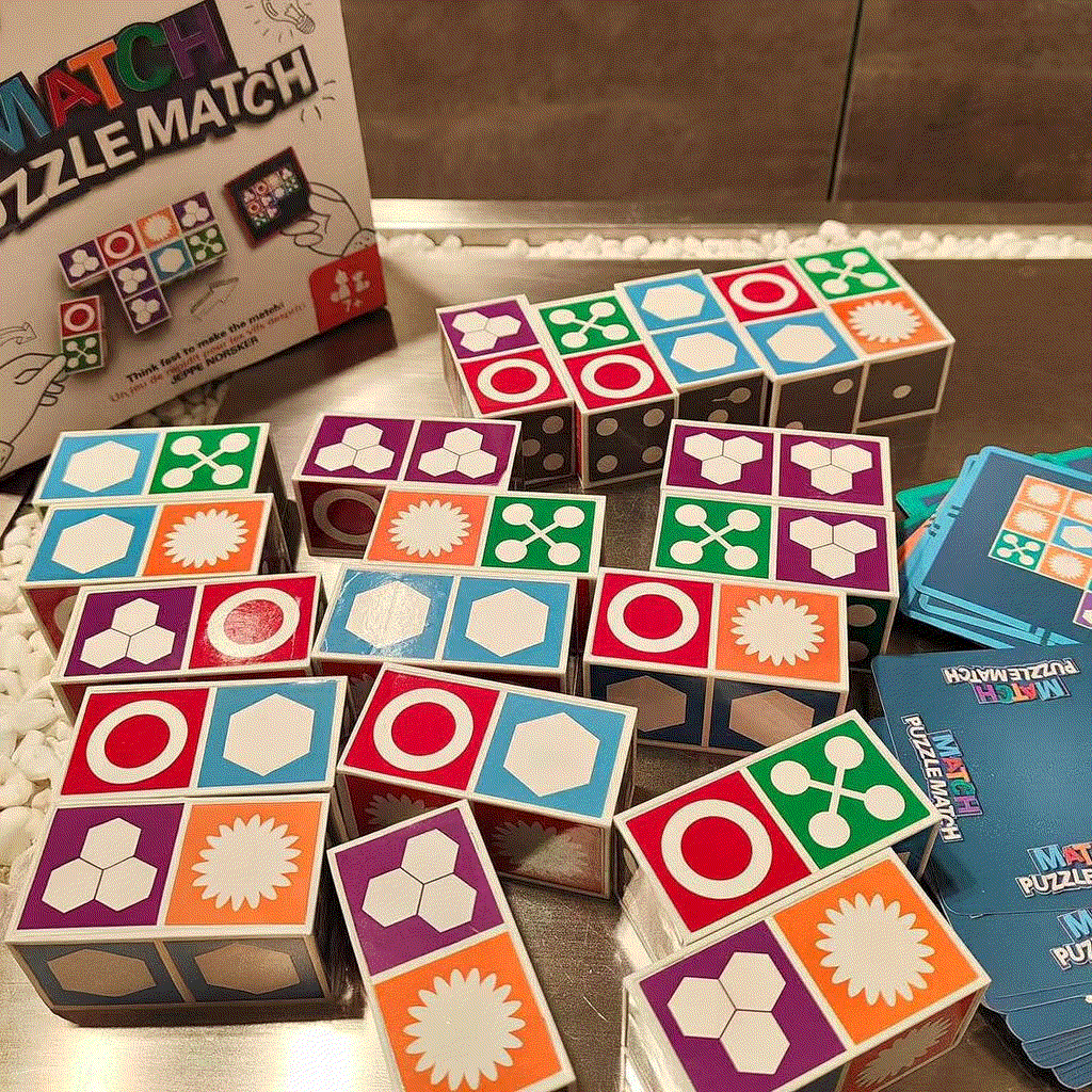 Matching Master Building Block game with colorful ABS pieces for family cognitive skill development