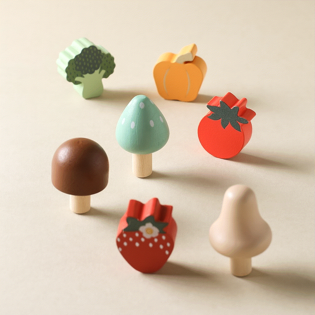 Colorful wooden educational farm toy for toddlers with shape matching and pull-along features